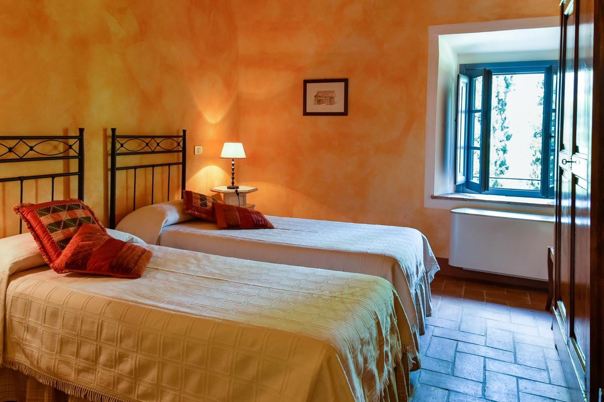 Il Borghetto Tuscan Holidays Сан Джиминяно Стая снимка